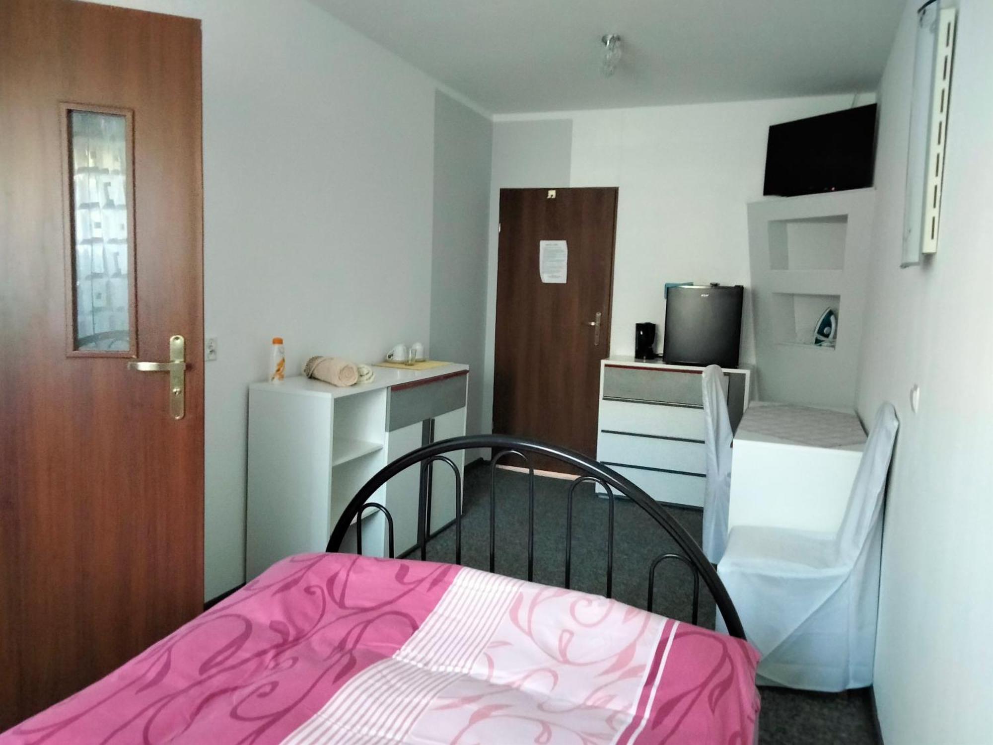 Pod Piramida Villa Ługniany Rom bilde